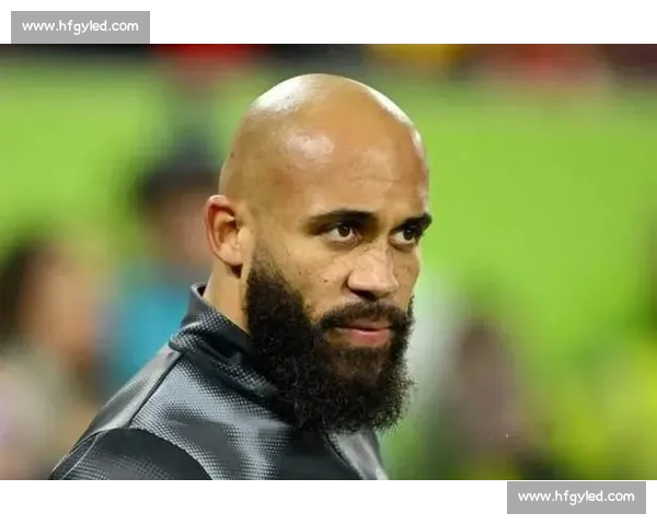 曼联热刺均未推进姆贝乌莫转会,球员前景成疑 曼联热刺均未推进姆贝乌莫转会,球员前景成疑