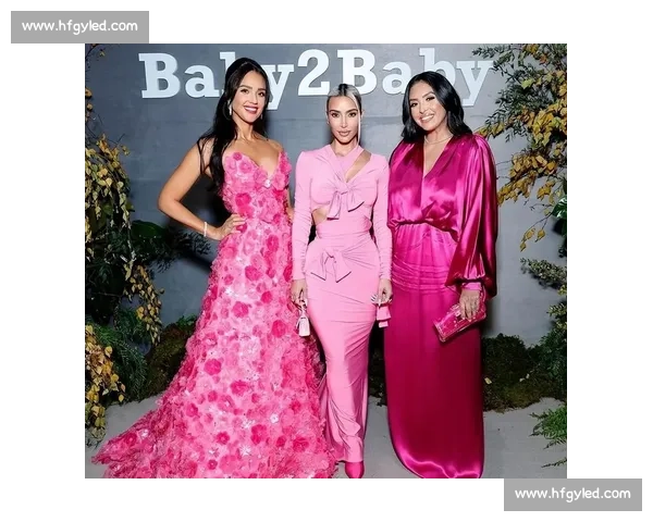 瓦妮莎卡戴珊同框庆生！科勒分手后身材颜值双逆袭