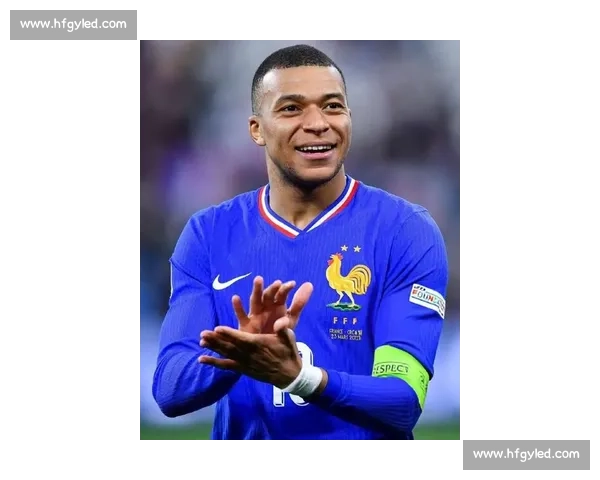 萨利巴盛赞姆巴佩:法国队的优秀队长,世界最佳之一